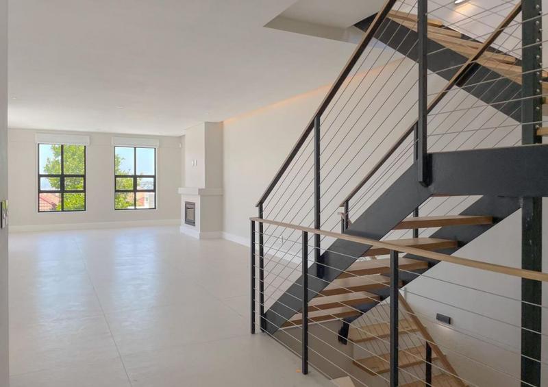 4 Bedroom Property for Sale in Oranjezicht Western Cape
